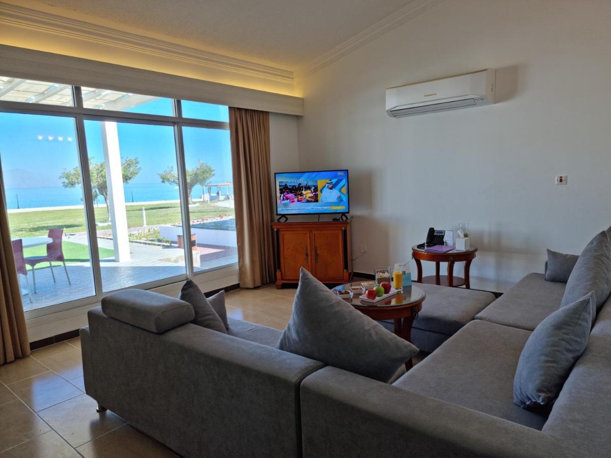 Holiday Beach Resort دبا المظهر الخارجي الصورة