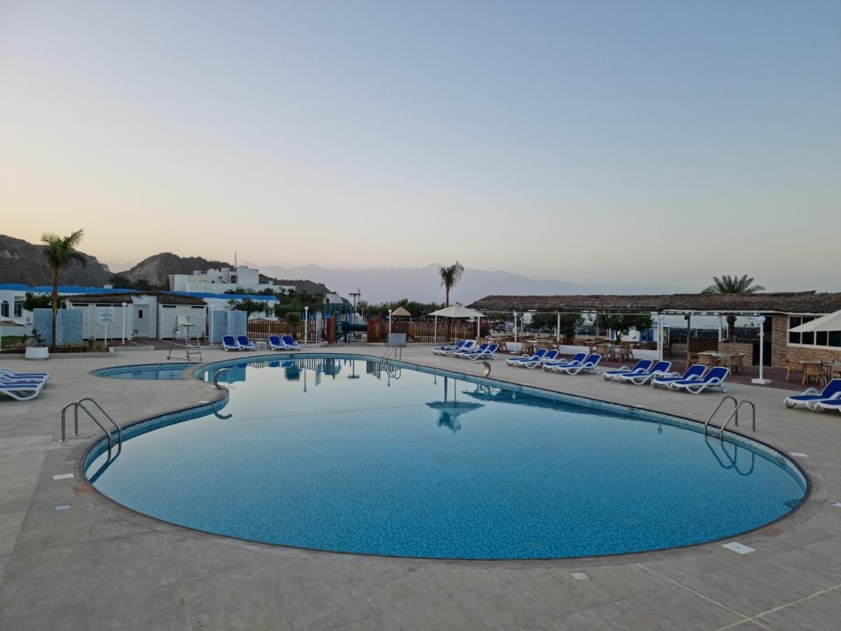 Holiday Beach Resort دبا المظهر الخارجي الصورة