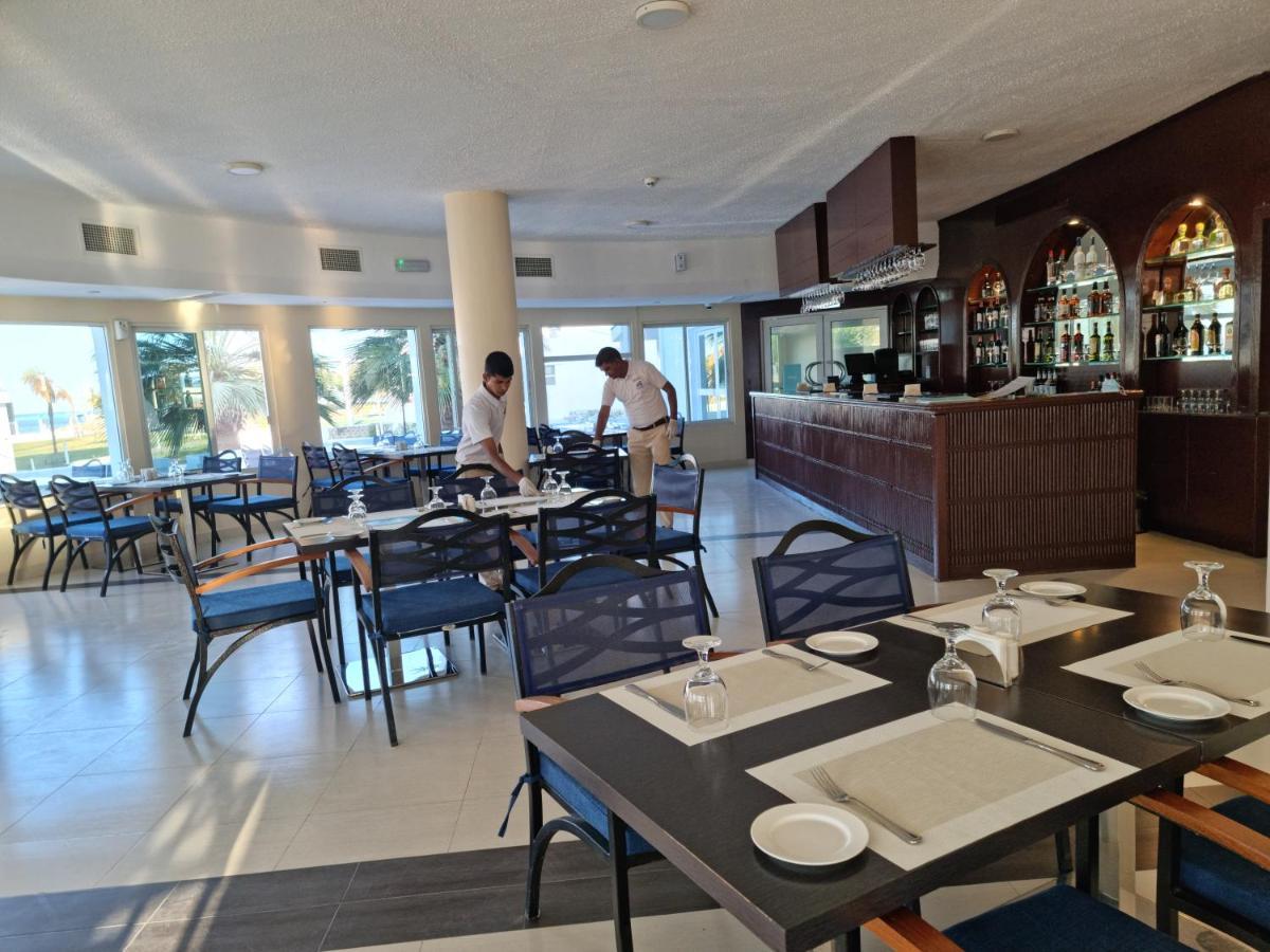 Holiday Beach Resort دبا المظهر الخارجي الصورة