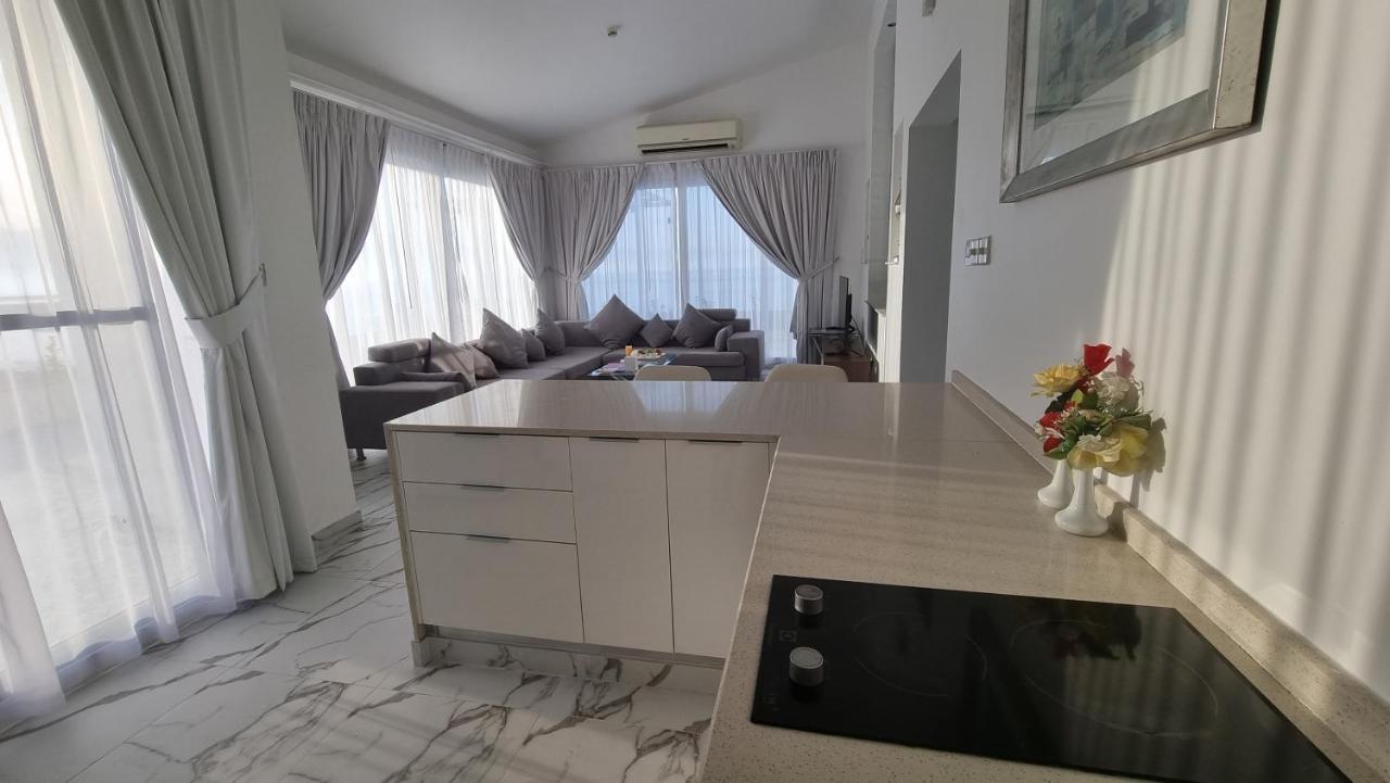 Holiday Beach Resort دبا المظهر الخارجي الصورة