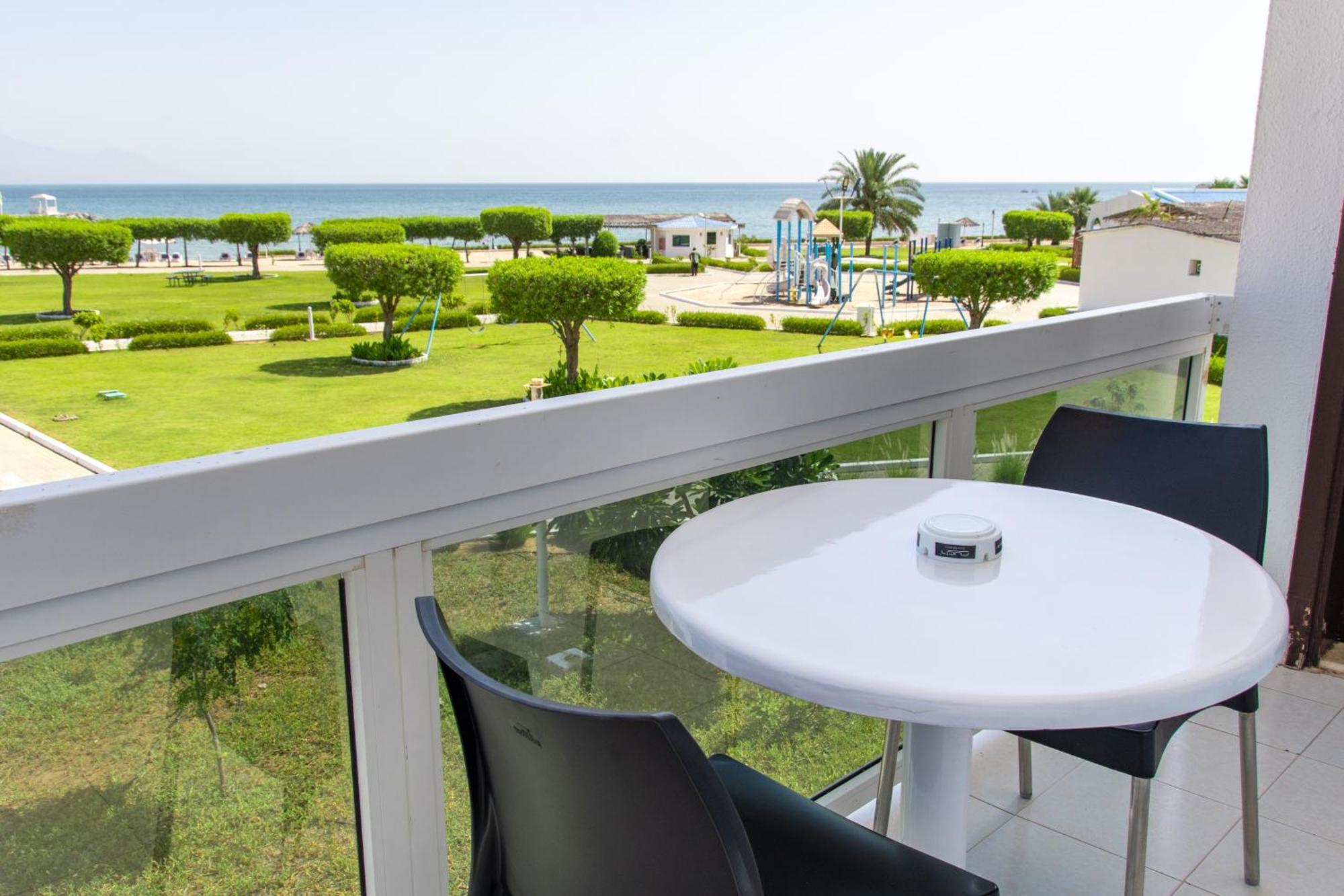 Holiday Beach Resort دبا المظهر الخارجي الصورة